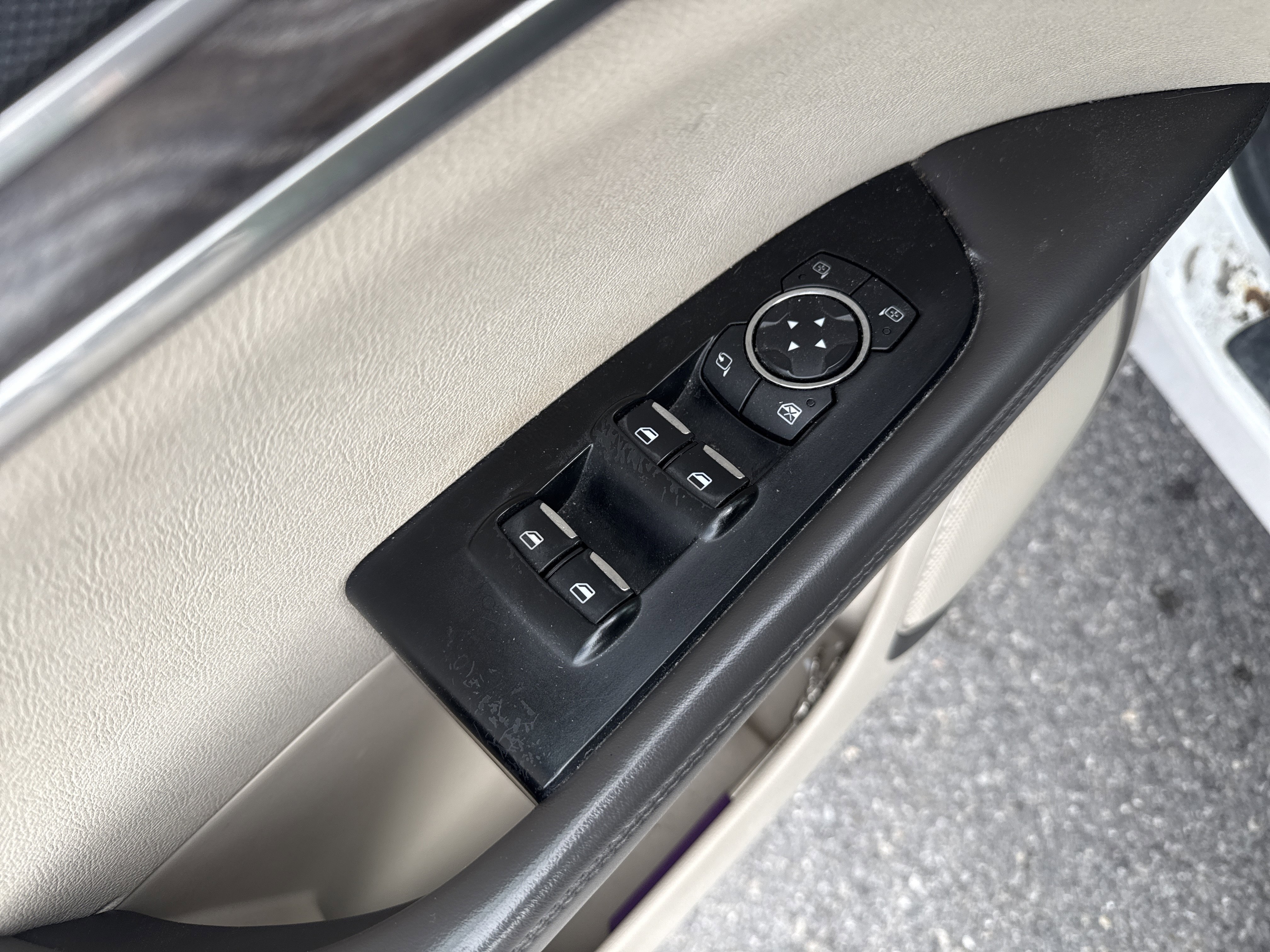 Used 2016 Lincoln MKX Reserve w/ Climate Package AWD/4WD image 16