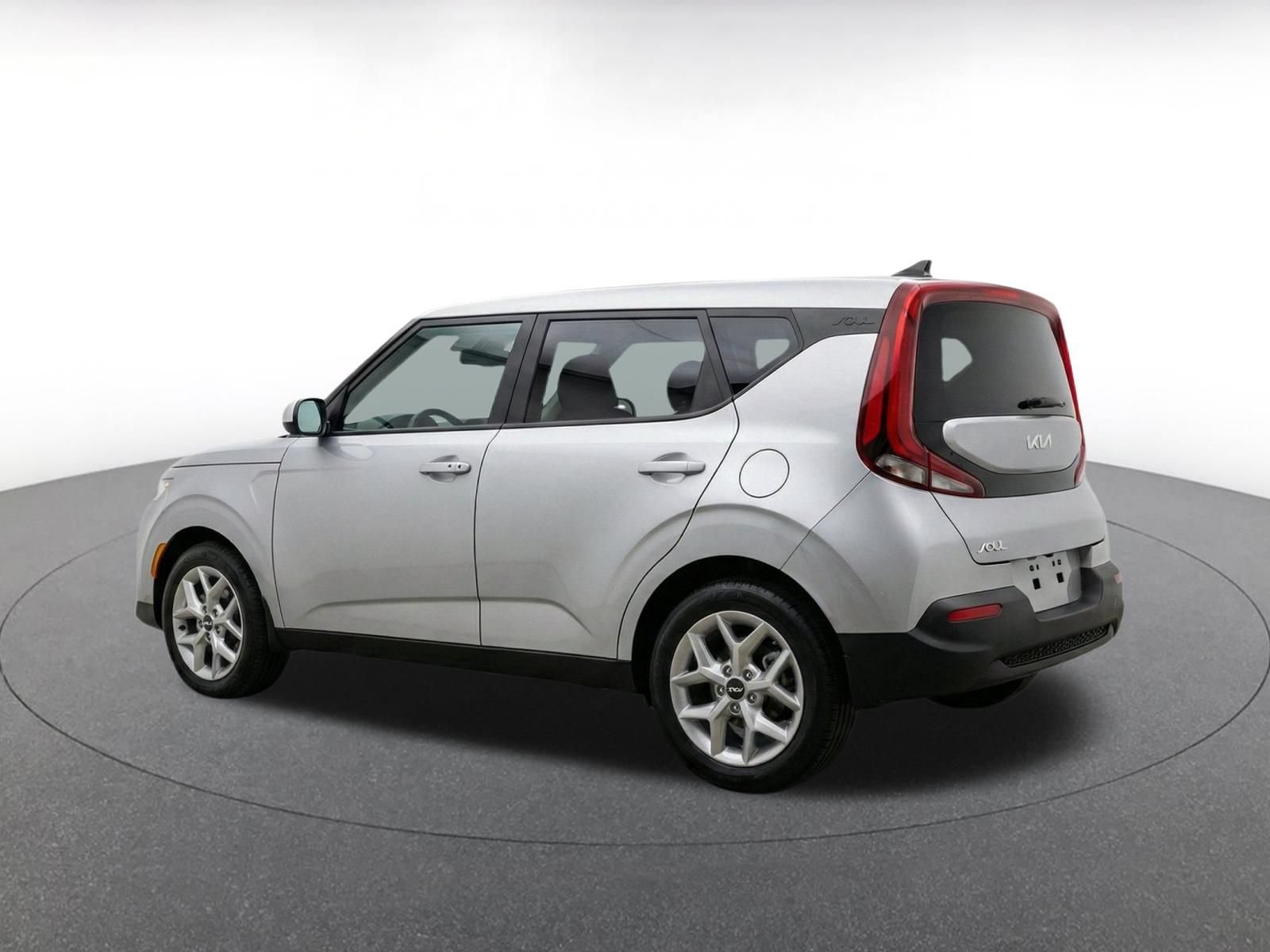 Used 2025 Kia Soul LX w/ LX Technology Package FWD image 6