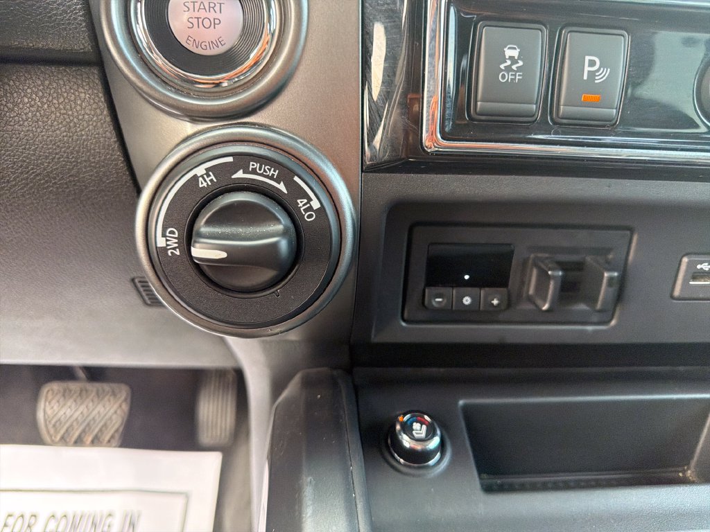 Used 2019 Nissan Titan Platinum Reserve AWD/4WD image 23