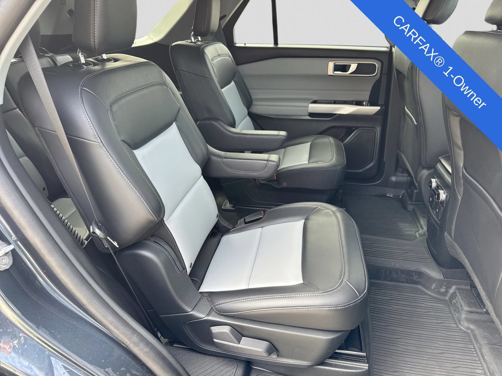 Used 2024 Ford Explorer XLT w/ Equipment Group 202A AWD/4WD image 24
