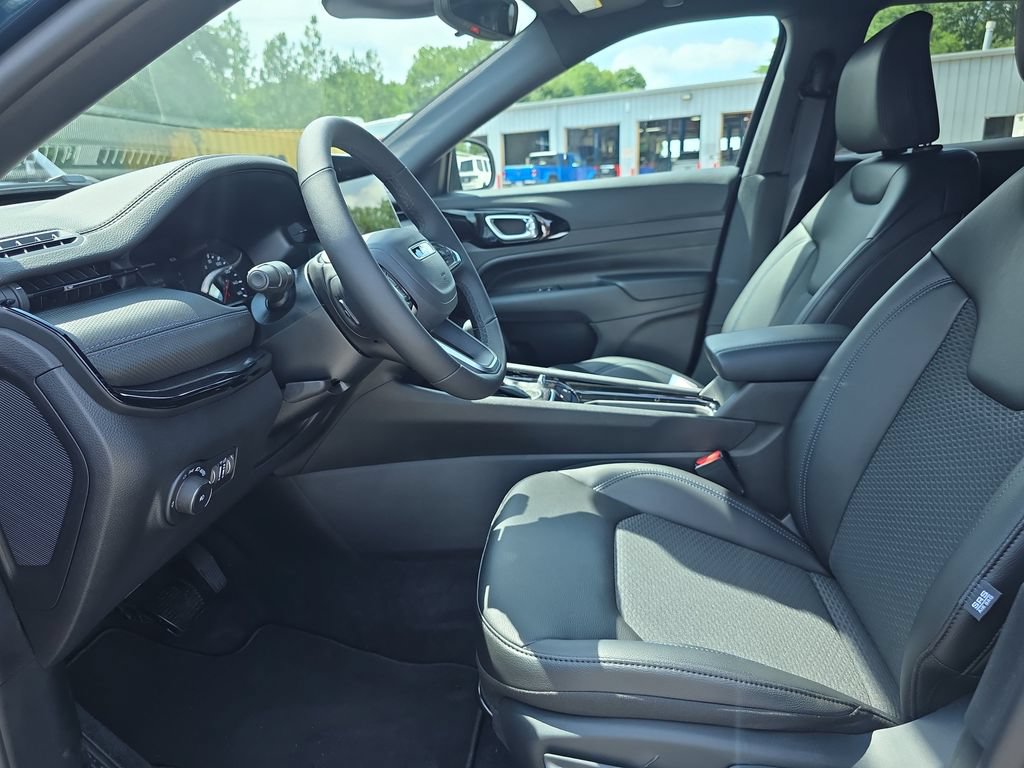 New 2026 Jeep Compass Latitude AWD/4WD image 9