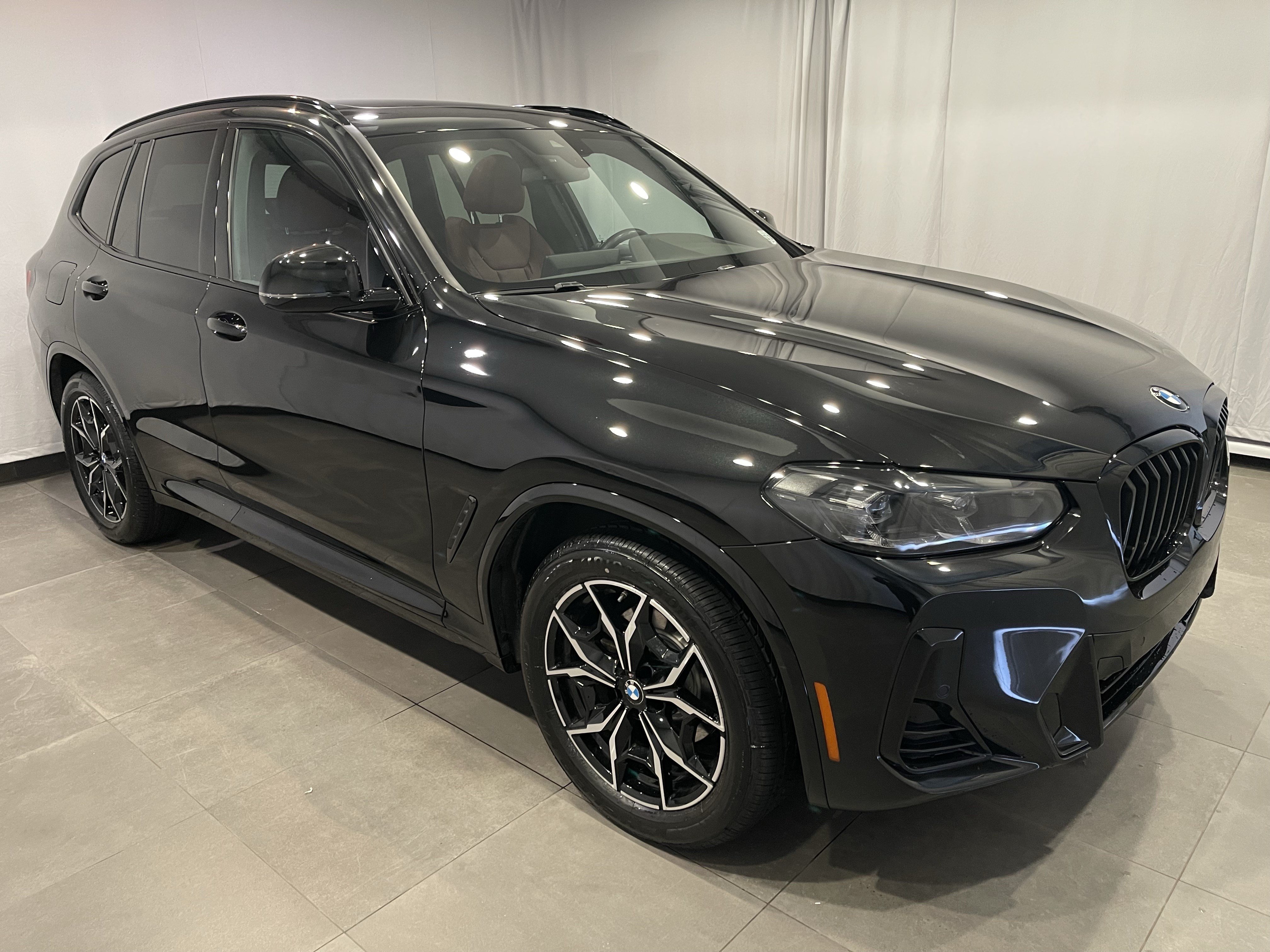 Certified 2024 BMW X3 xDrive30i w/ M Sport Package AWD/4WD image 3