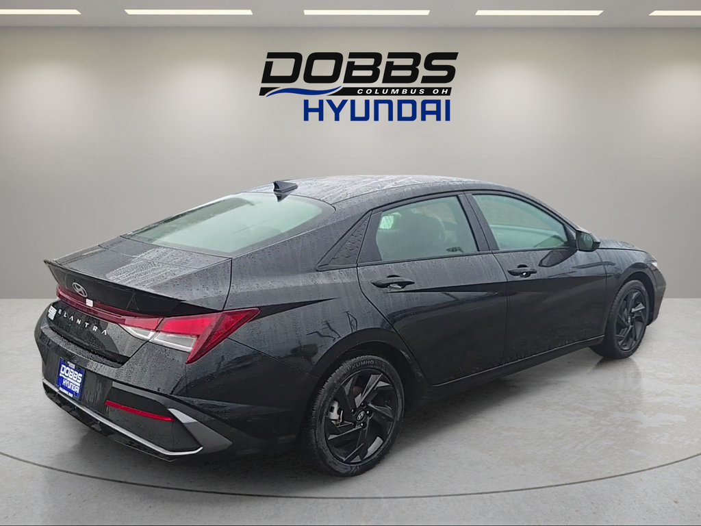 Used 2026 Hyundai Elantra Sport FWD image 5