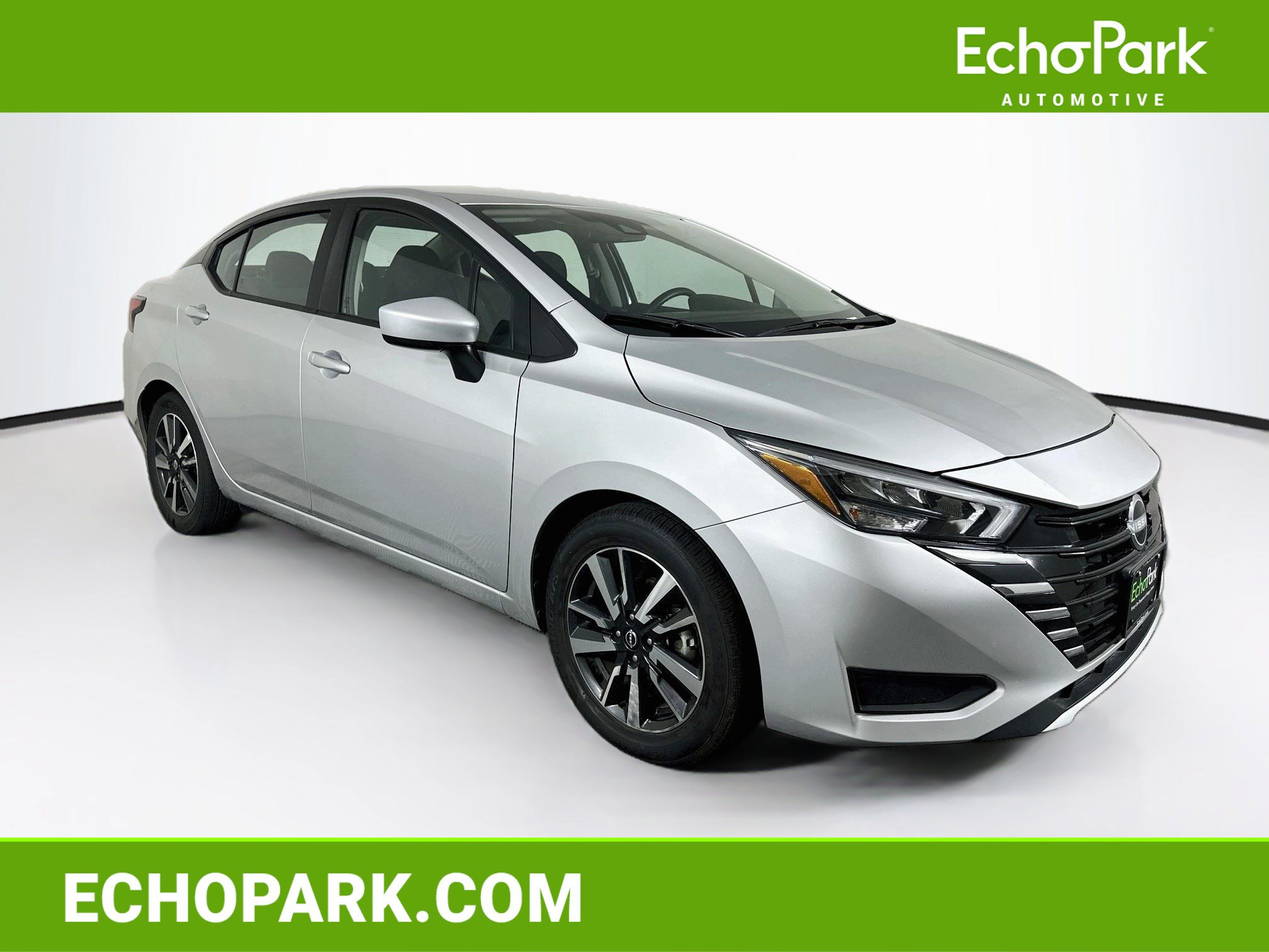Used 2025 Nissan Versa SV FWD image 1
