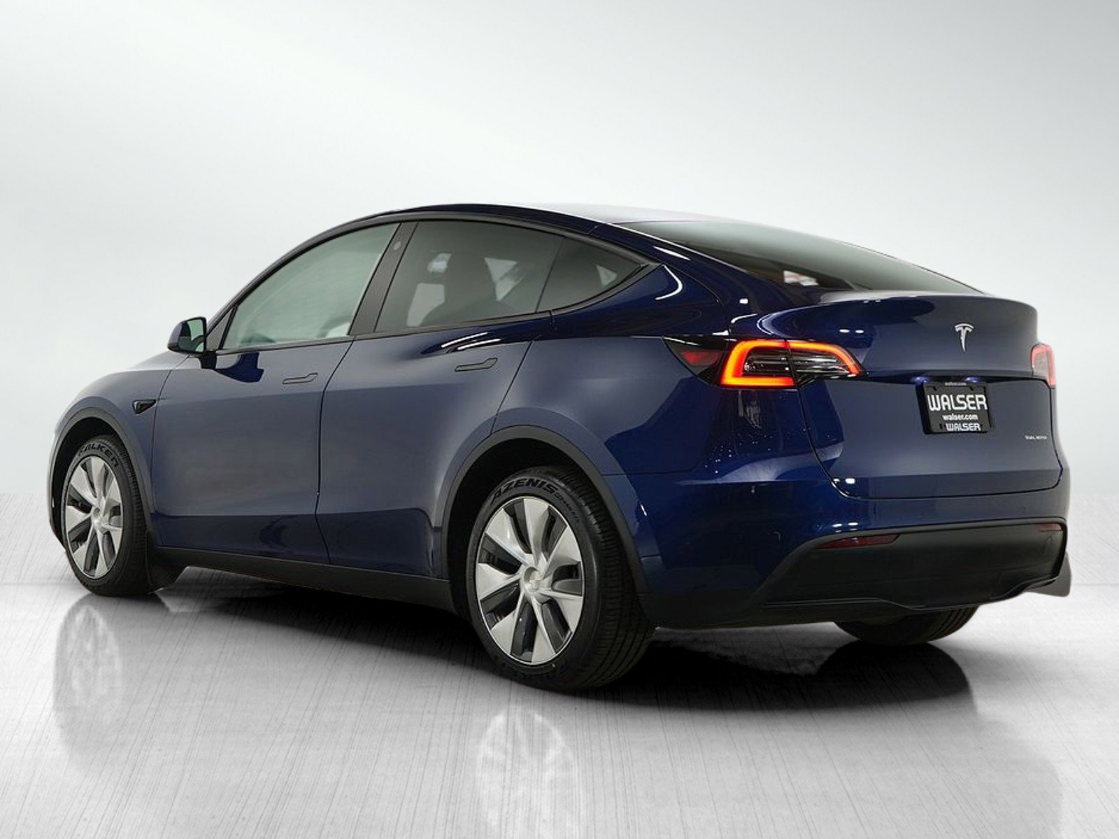 Used 2022 Tesla Model Y Long Range image 5