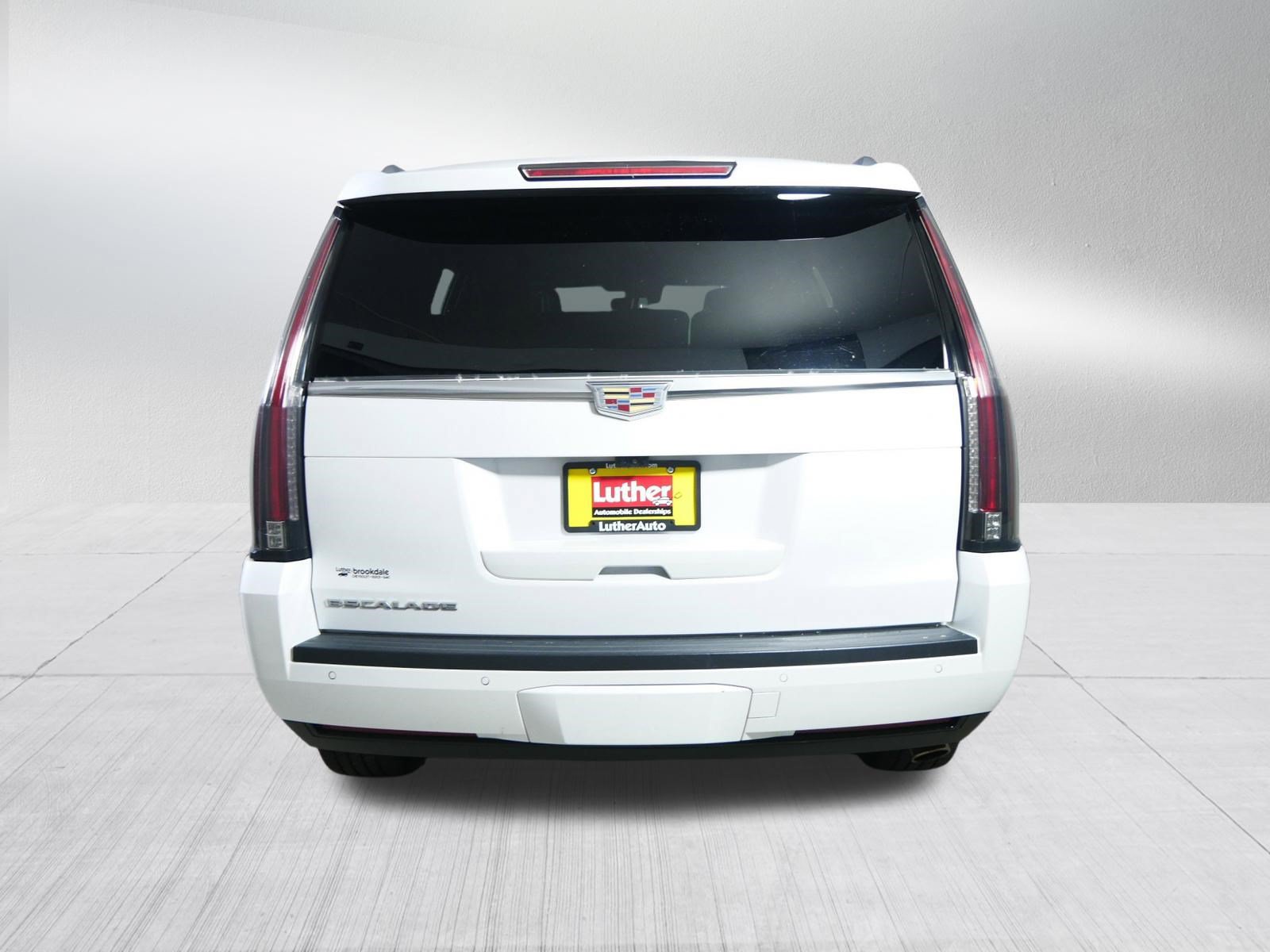 Certified 2018 Cadillac Escalade Platinum AWD/4WD image 6