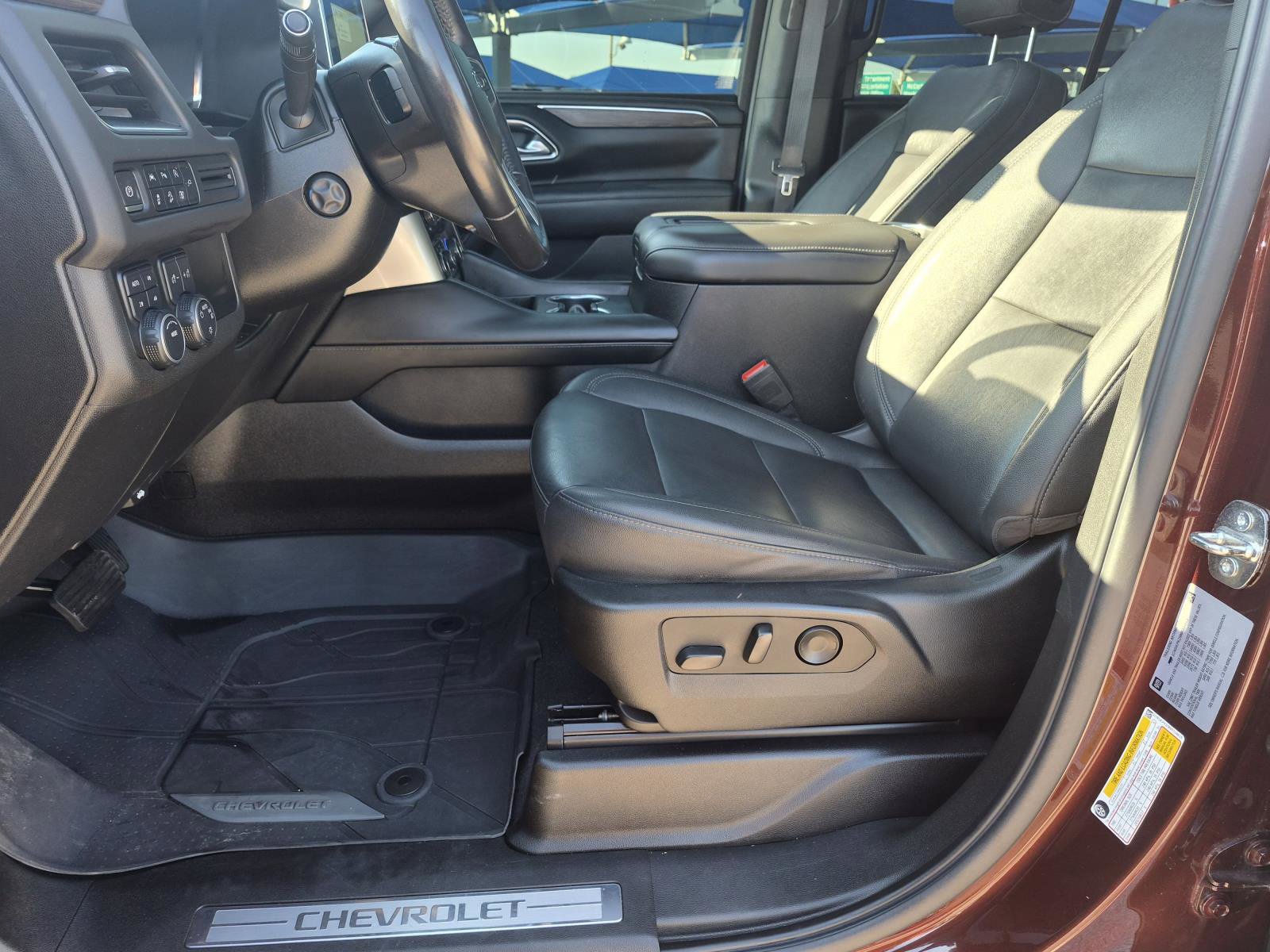 Used 2022 Chevrolet Tahoe Z71 w/ Luxury Package AWD/4WD image 17
