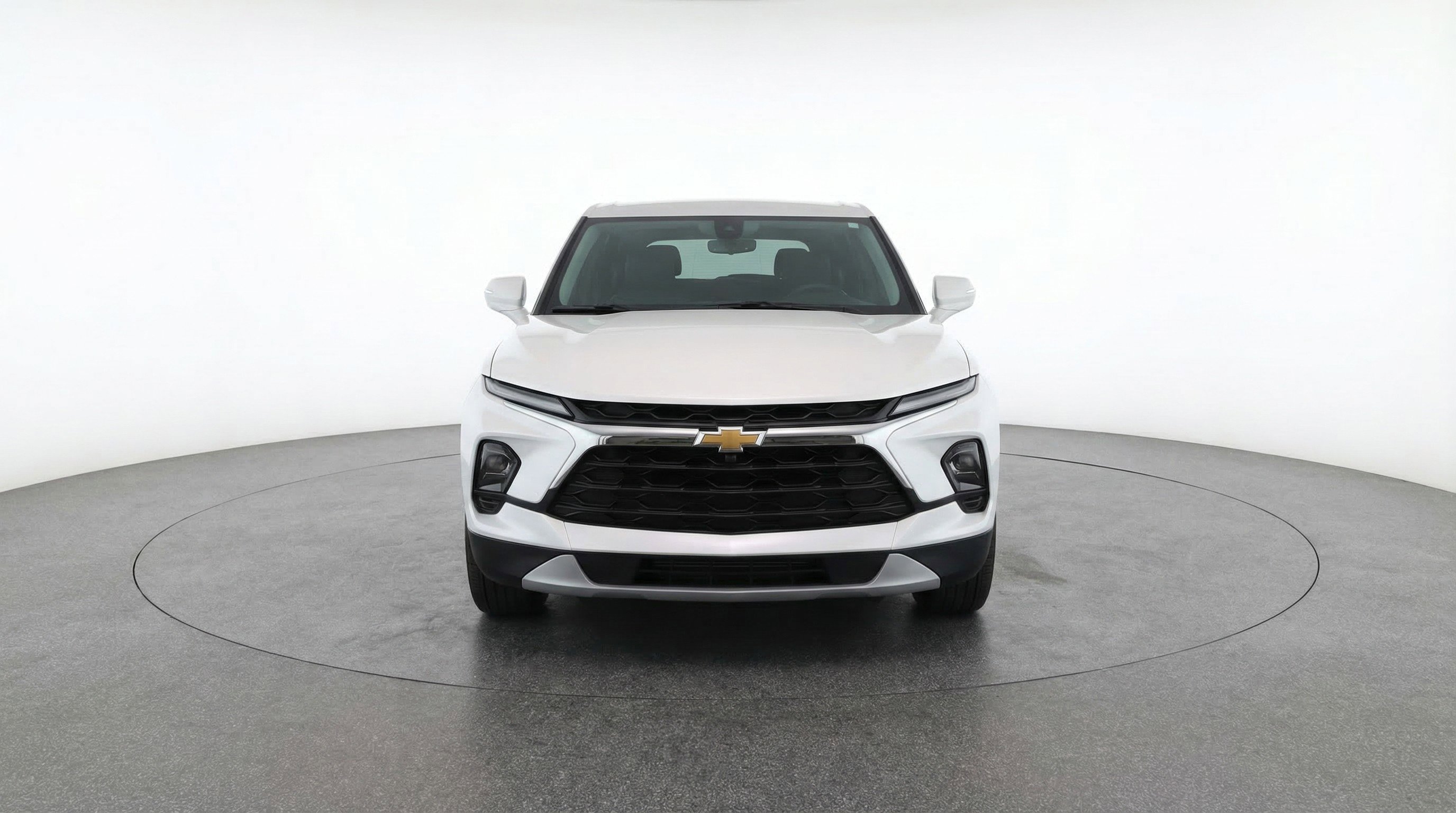 Used 2025 Chevrolet Blazer LT image 2
