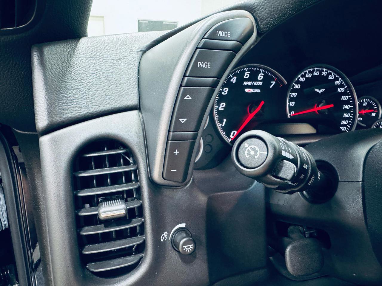 Used 2006 Chevrolet Corvette Z06 w/ Preferred Equipment Group image 33