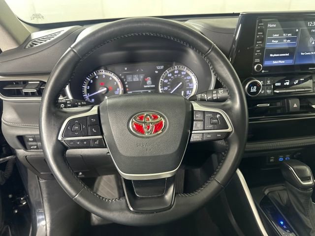 Used 2022 Toyota Highlander XLE image 14