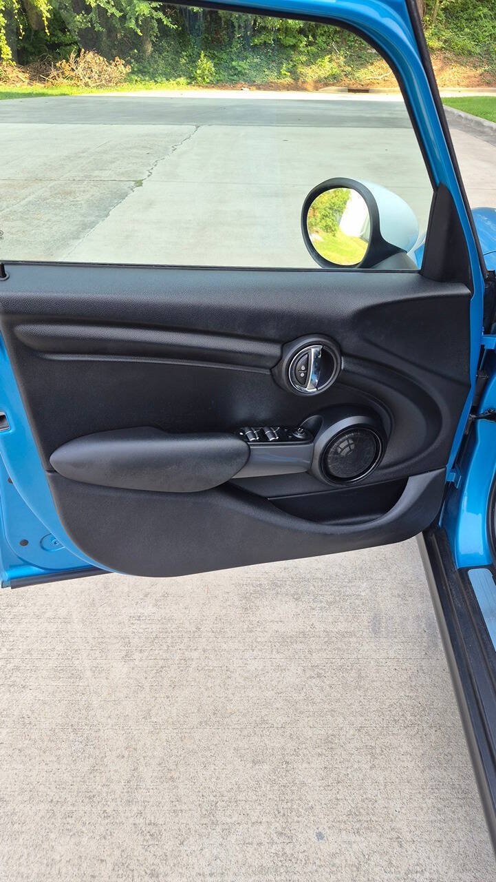 Used 2015 MINI Cooper 4-Door Hardtop FWD image 23
