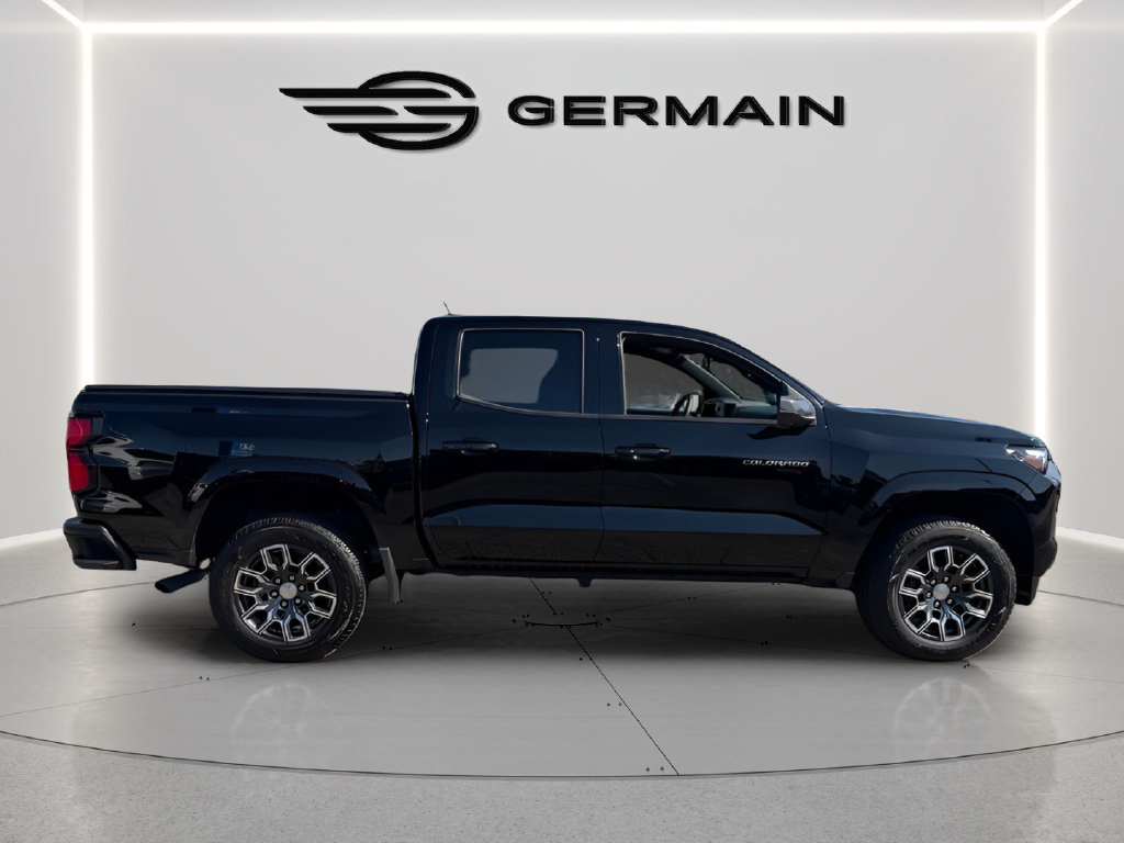Used 2024 Chevrolet Colorado LT w/ LT Convenience Package III RWD image 9