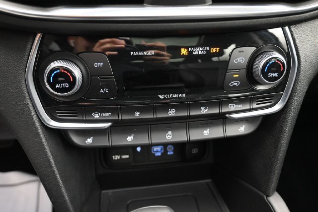 Used 2019 Hyundai Santa Fe AWD image 18