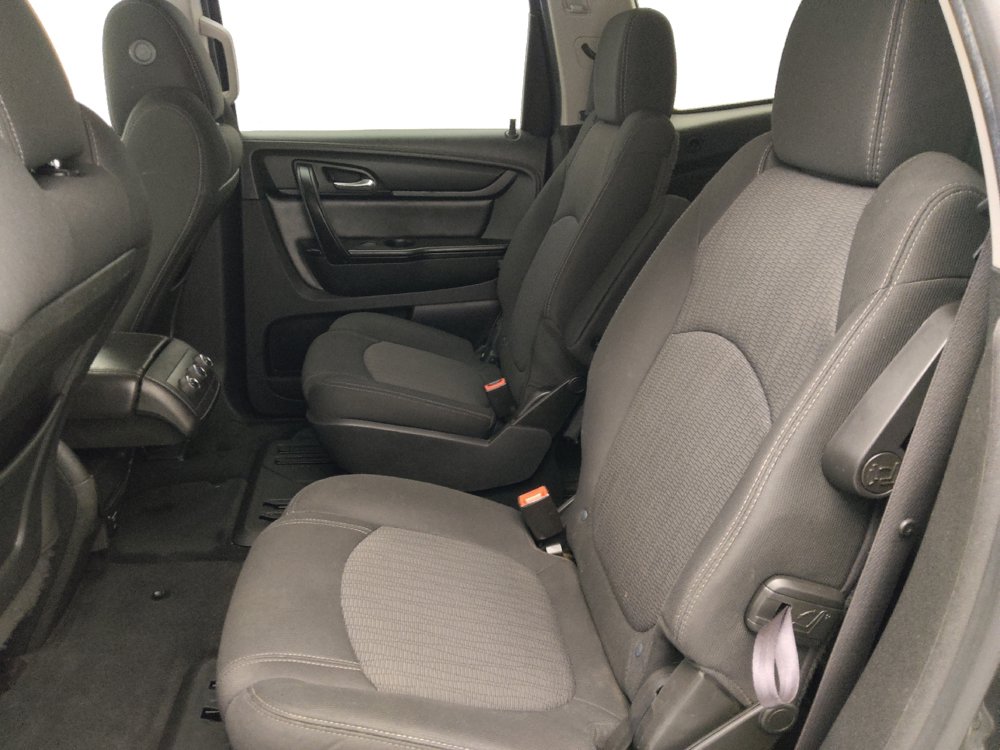 Used 2015 Chevrolet Traverse LT w/ Style and Technology Package FWD image 18