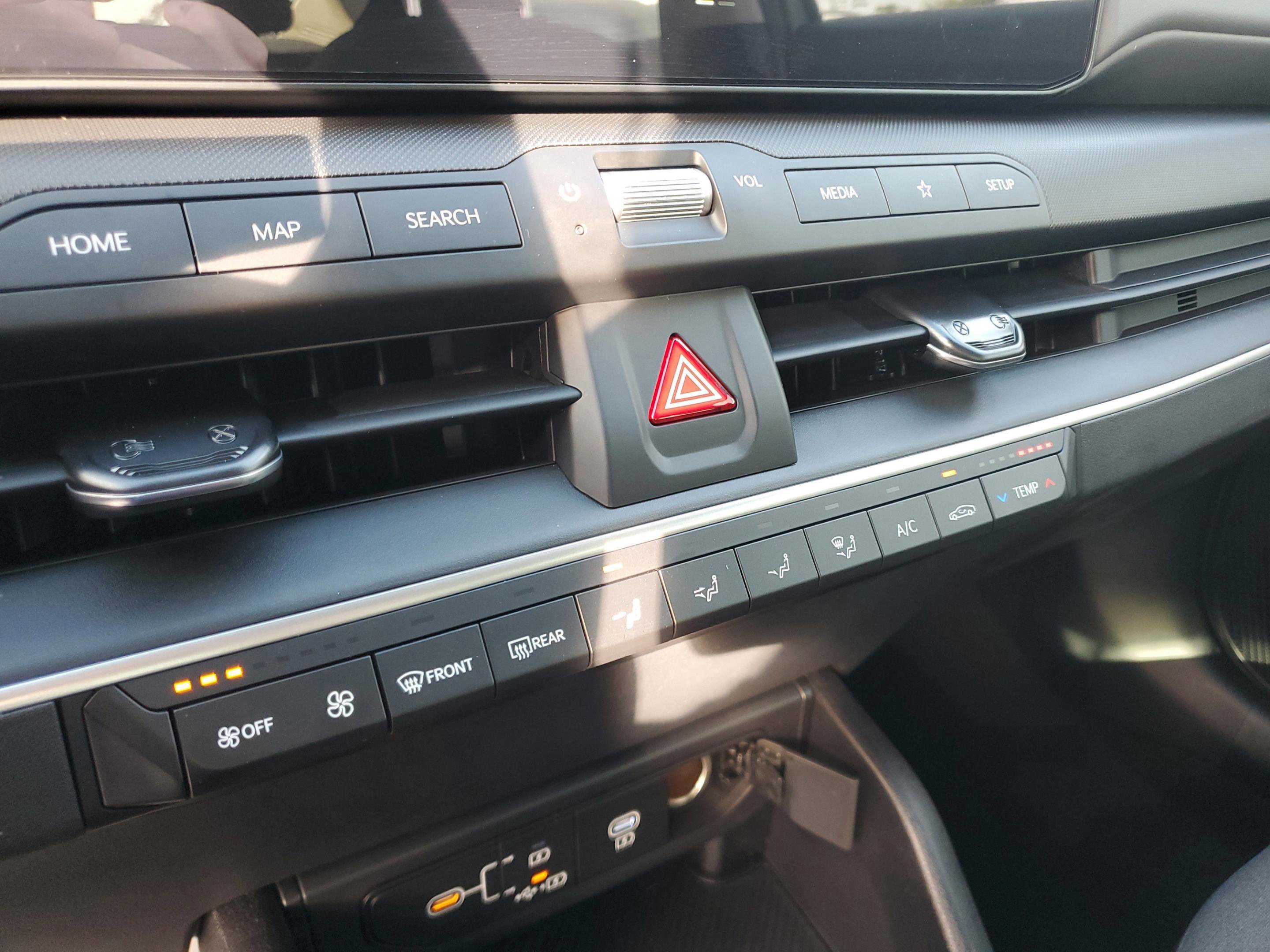 New 2025 Kia K4 FWD image 17