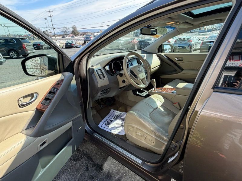 Used 2010 Nissan Murano LE w/ Navigation Pkg image 14