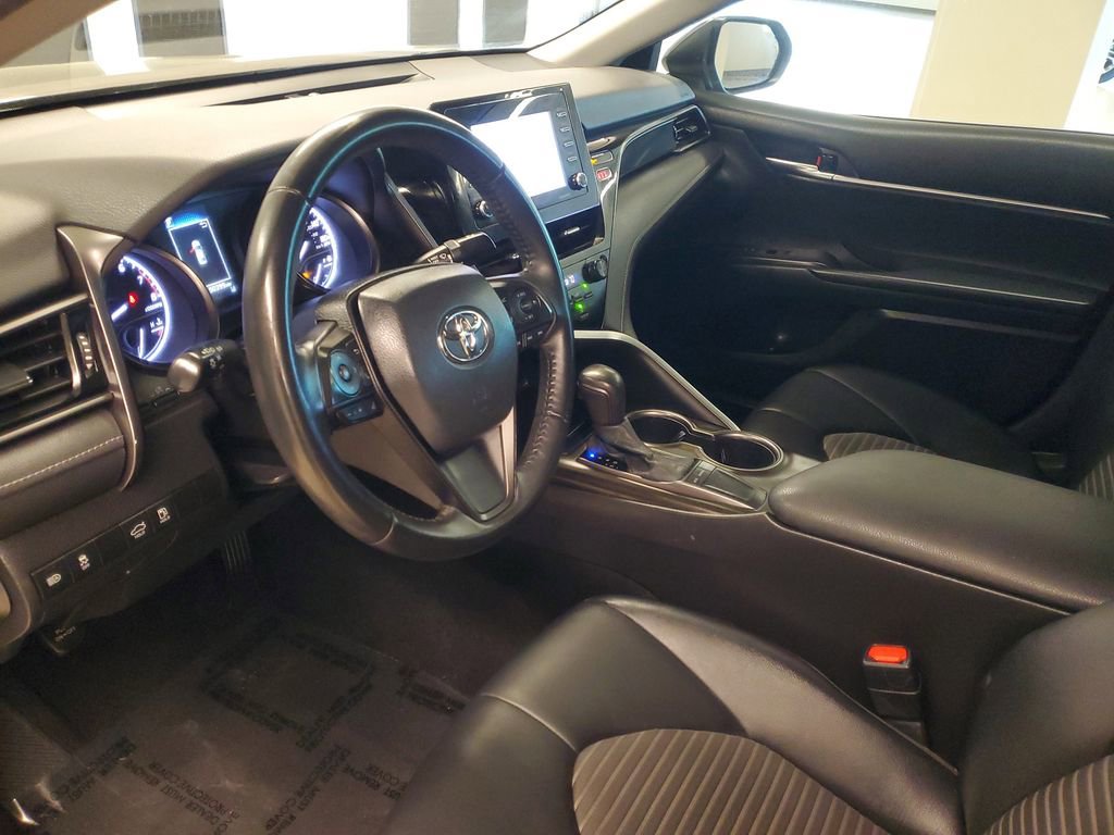 Used 2022 Toyota Camry SE image 15