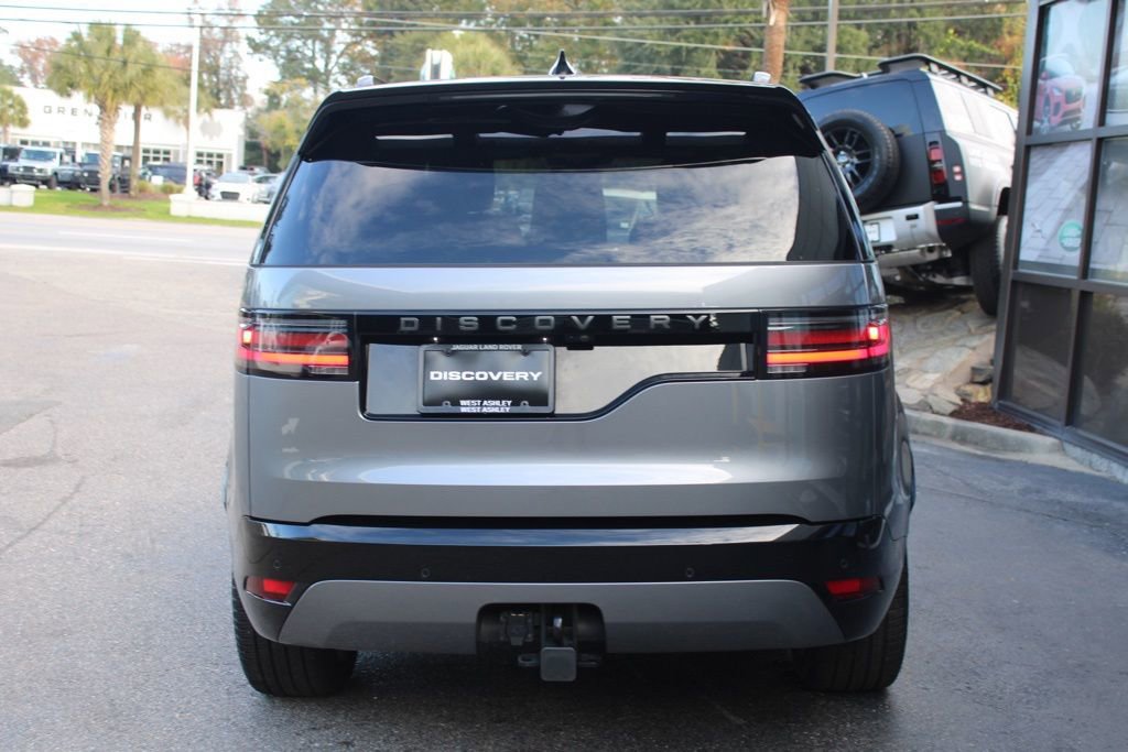 Certified 2025 Land Rover Discovery Dynamic SE image 8