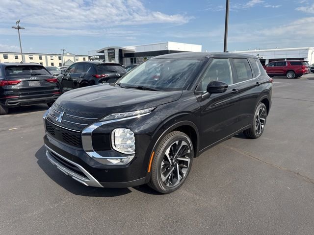 Used 2024 Mitsubishi Outlander AWD image 8