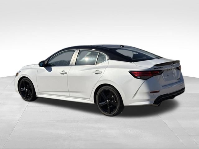 Used 2023 Nissan Sentra SR w/ Midnight Edition Package FWD image 3