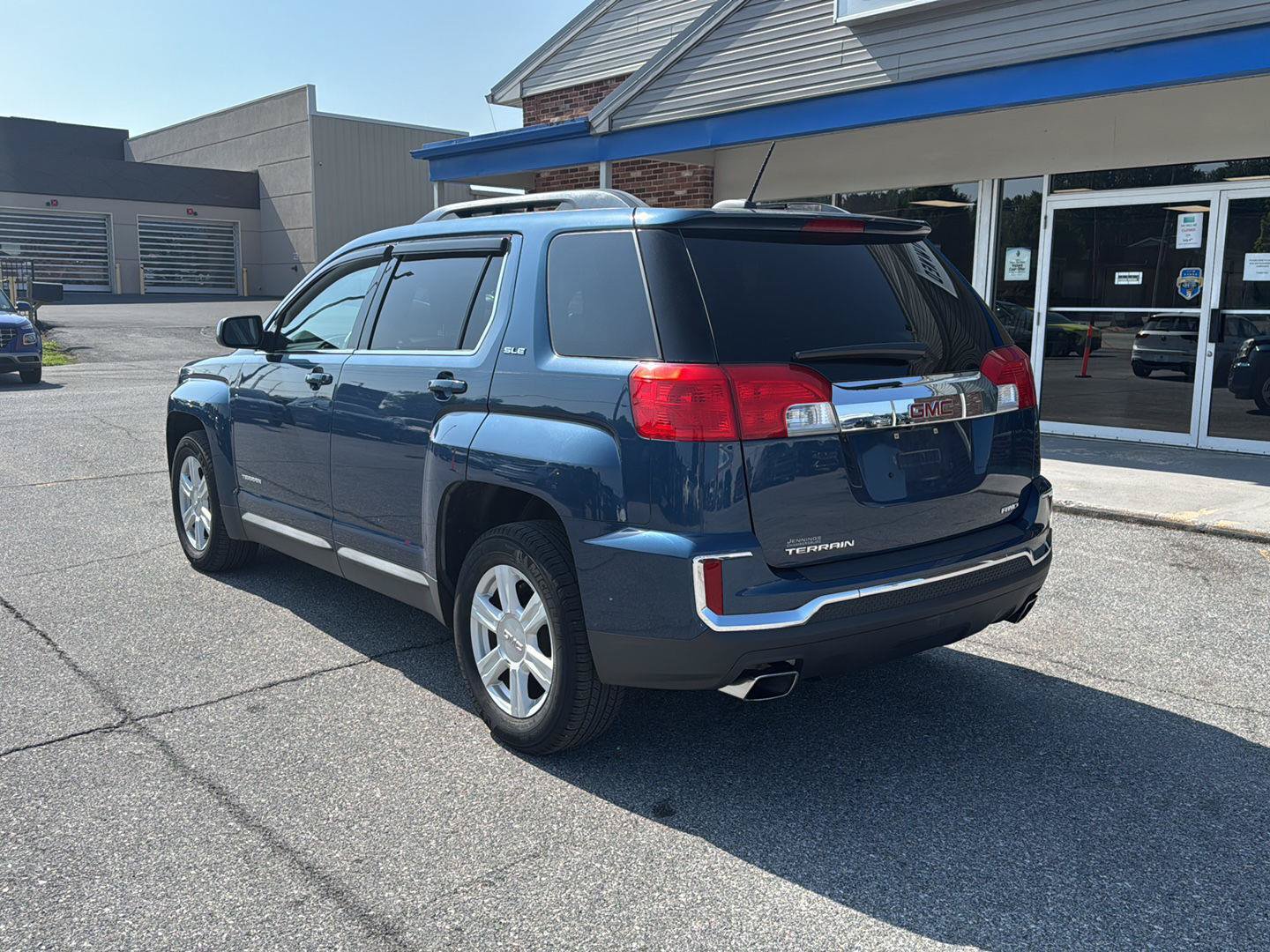Used 2016 GMC Terrain SLE w/ Convenience Package AWD/4WD image 3
