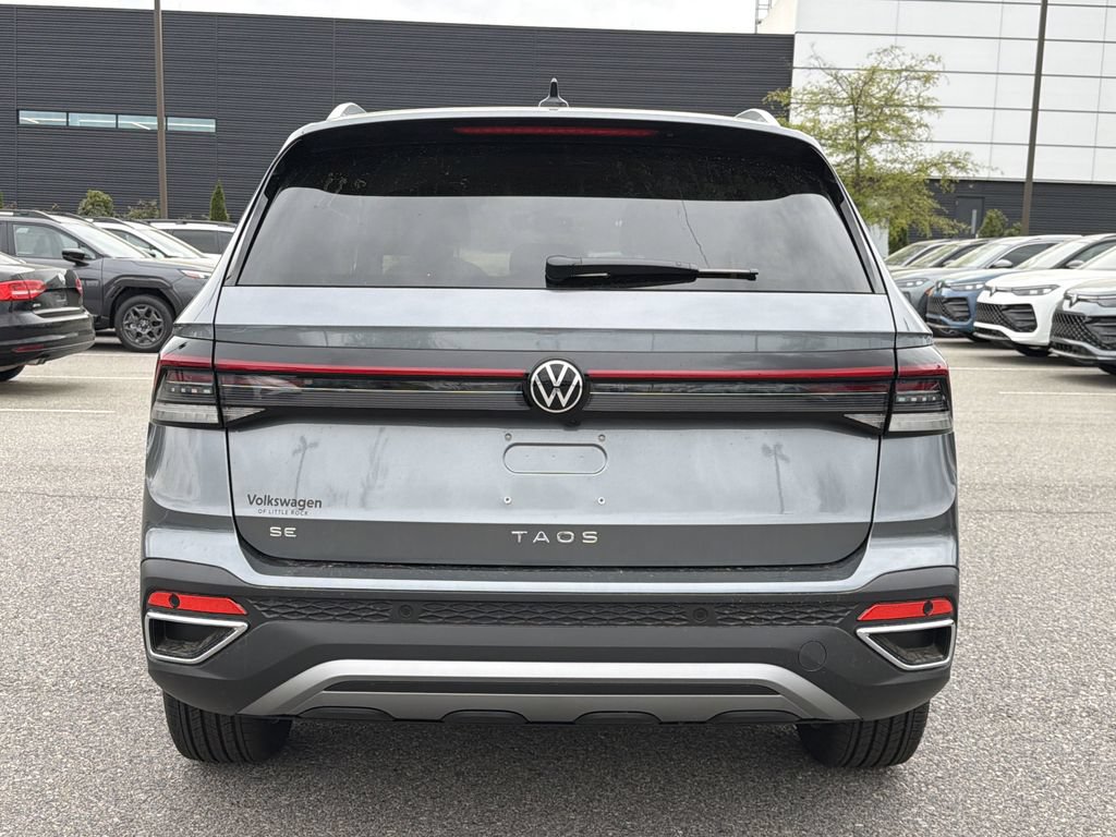New 2026 Volkswagen Taos SE FWD image 4