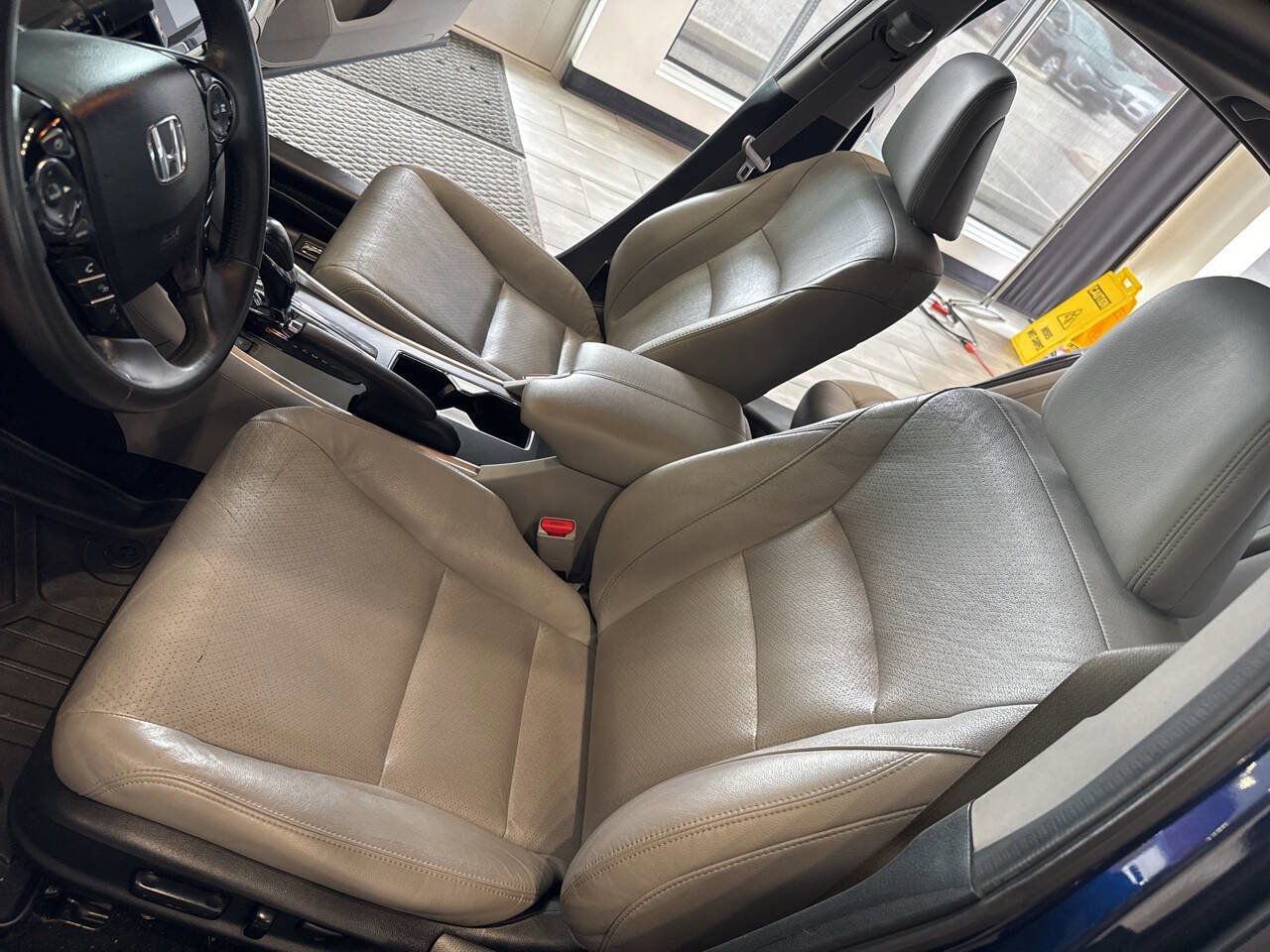 Used 2017 Honda Accord EX-L image 26