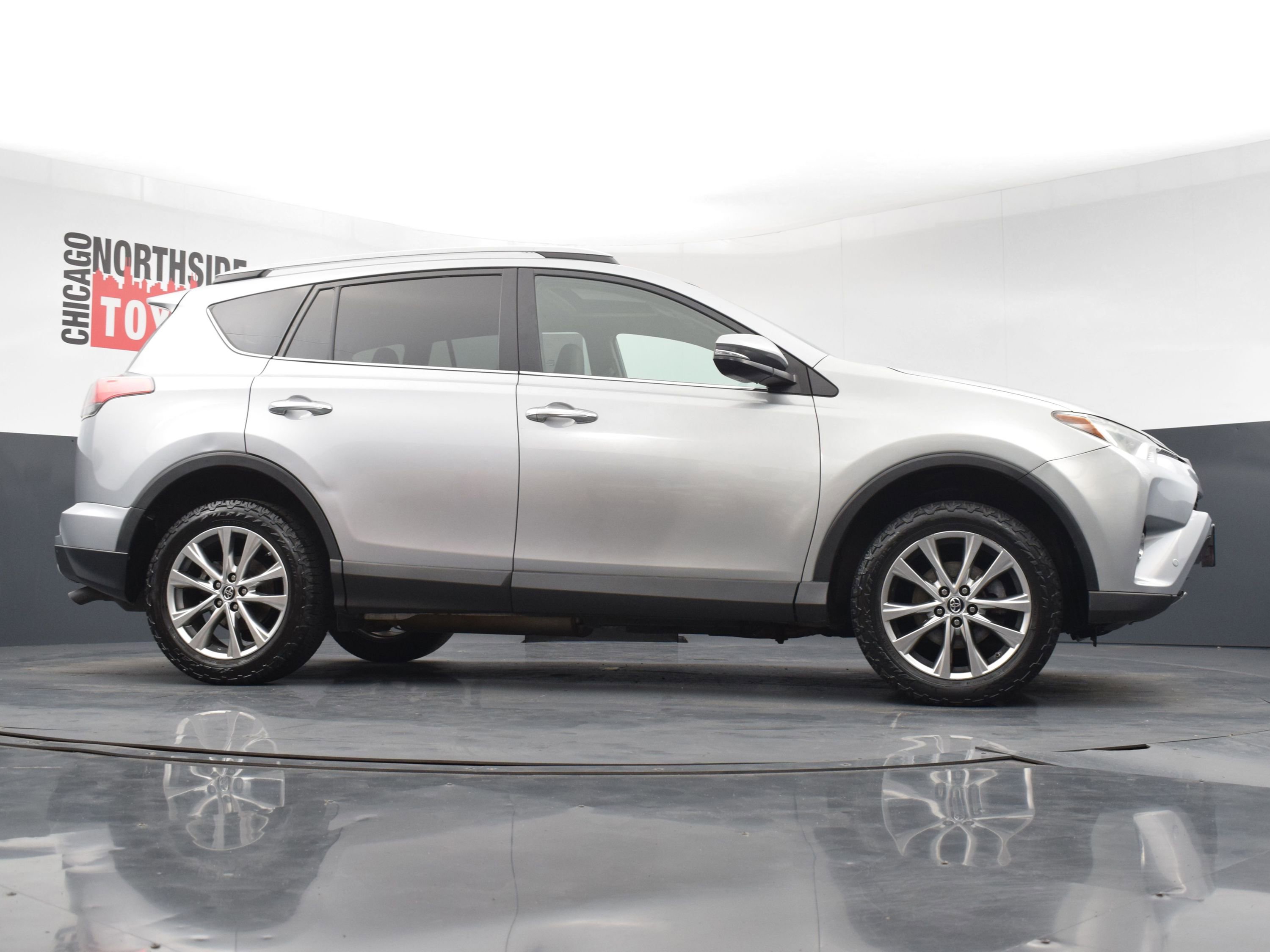 Used 2017 Toyota RAV4 Limited FWD image 34