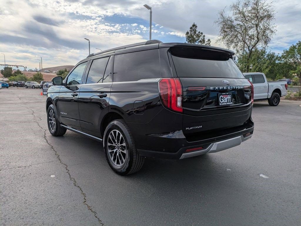 Certified 2025 Ford Expedition Platinum AWD/4WD image 7