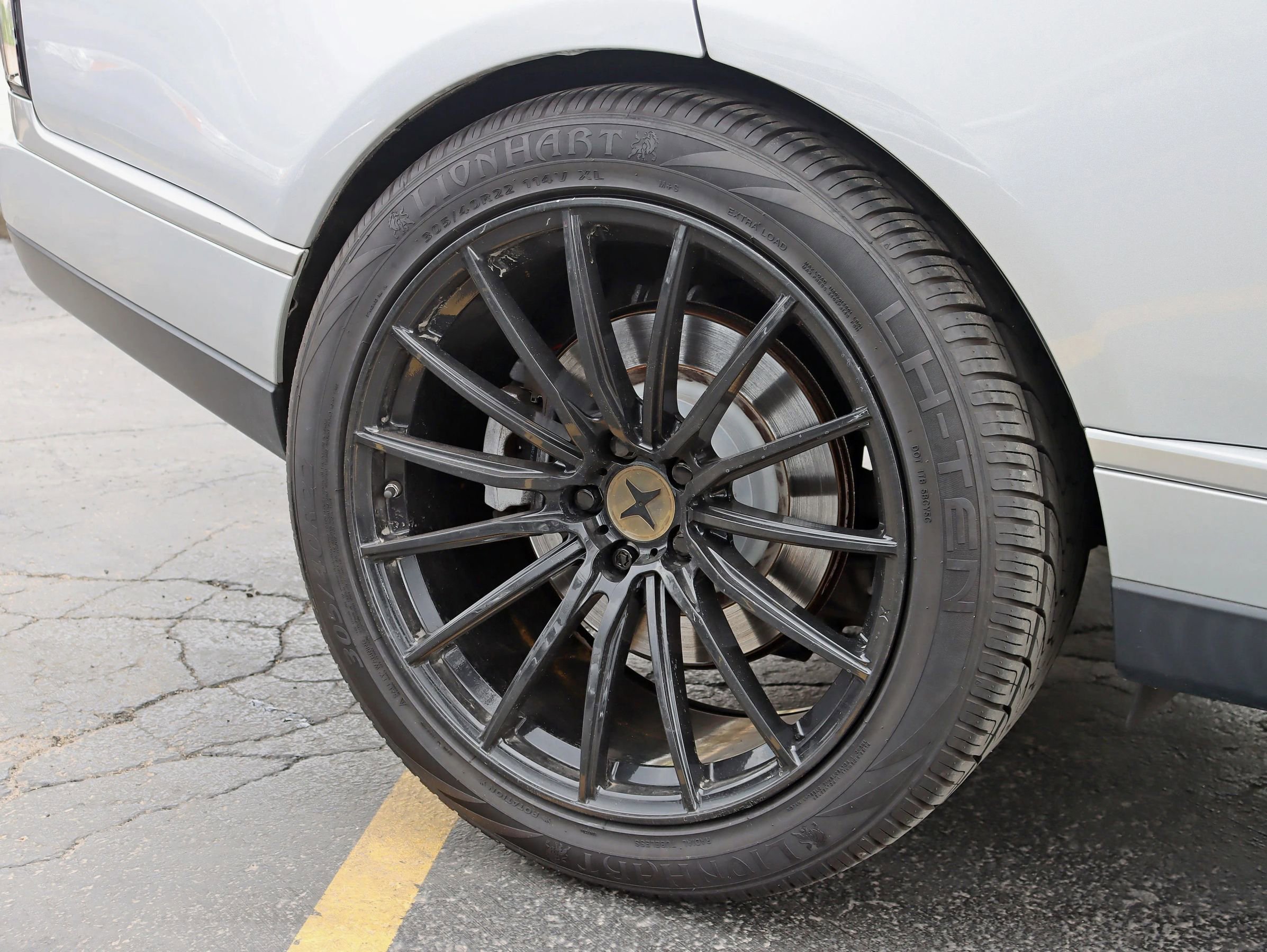 Used 2017 Land Rover Range Rover Supercharged image 6