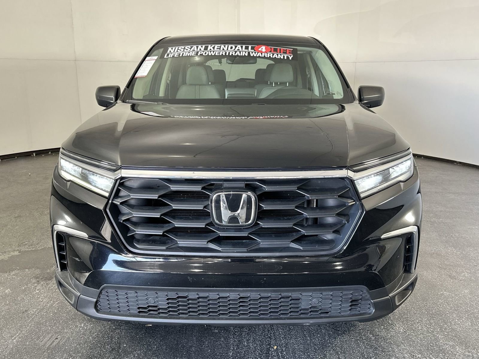 Used 2023 Honda Pilot LX image 4