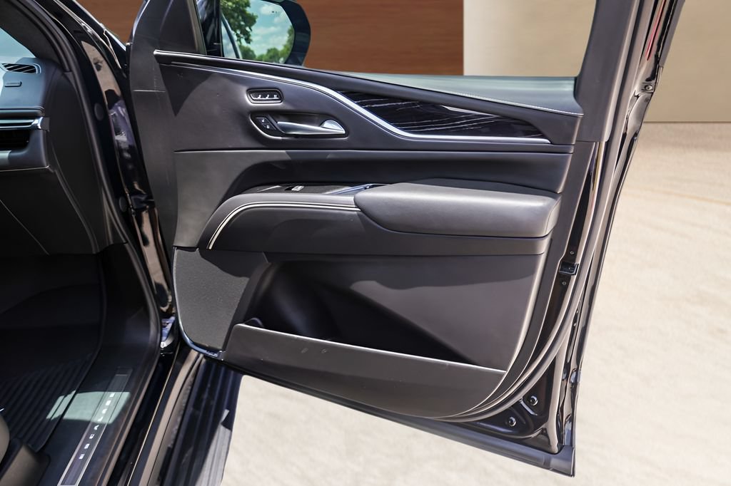 Certified 2023 Cadillac Escalade V AWD/4WD image 31