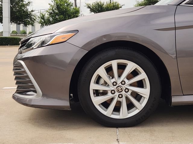 Used 2023 Toyota Camry LE AWD/4WD image 5