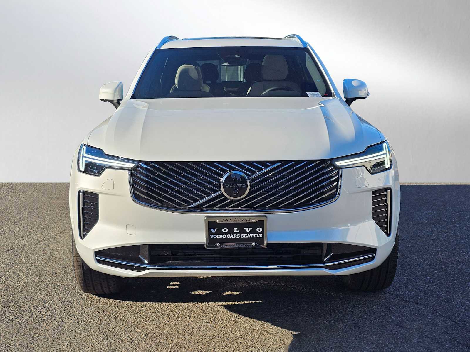 New 2026 Volvo XC90 B6 Plus w/ Protection Package Premier image 2