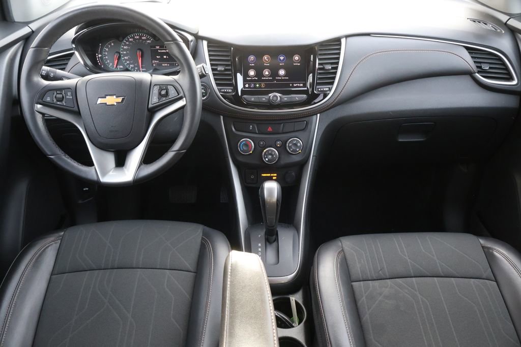 Used 2022 Chevrolet Trax LT w/ LT Convenience Package image 15