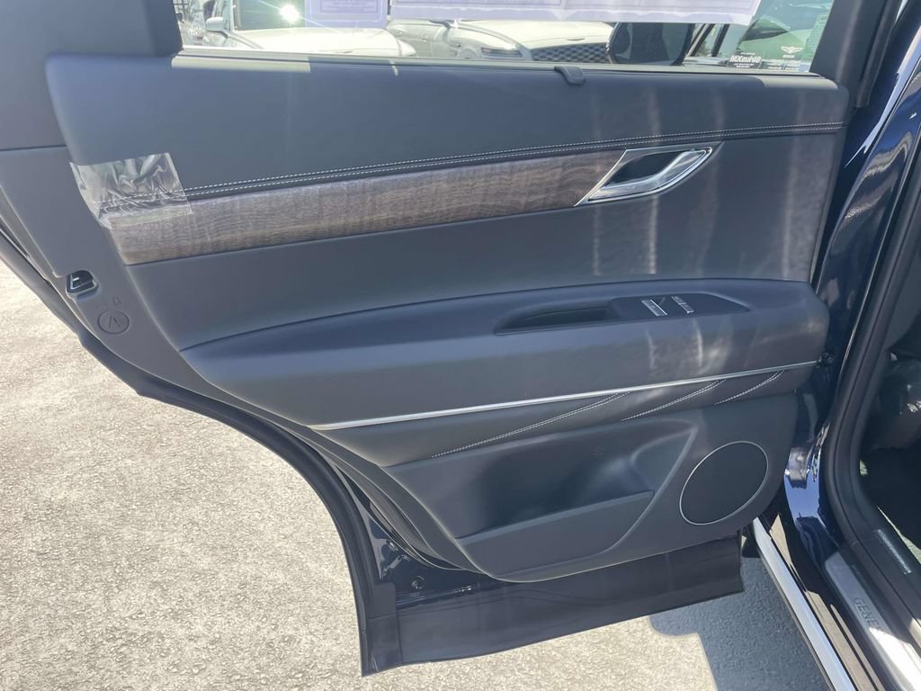 New 2026 Genesis GV80 2.5T Select AWD/4WD image 16