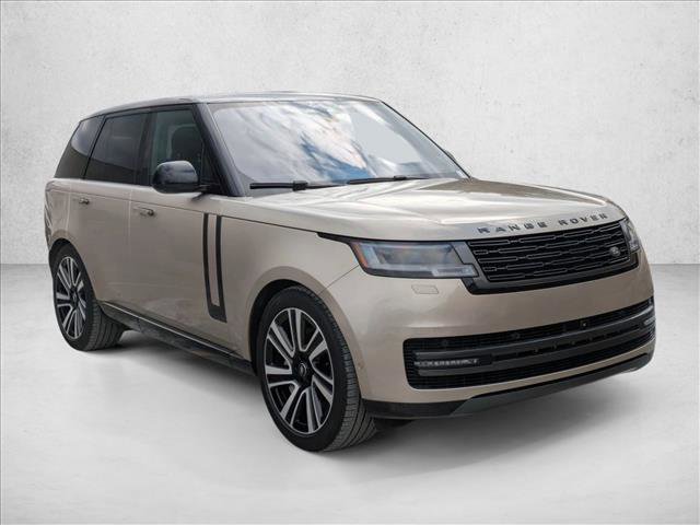 Used 2023 Land Rover Range Rover SE image 3