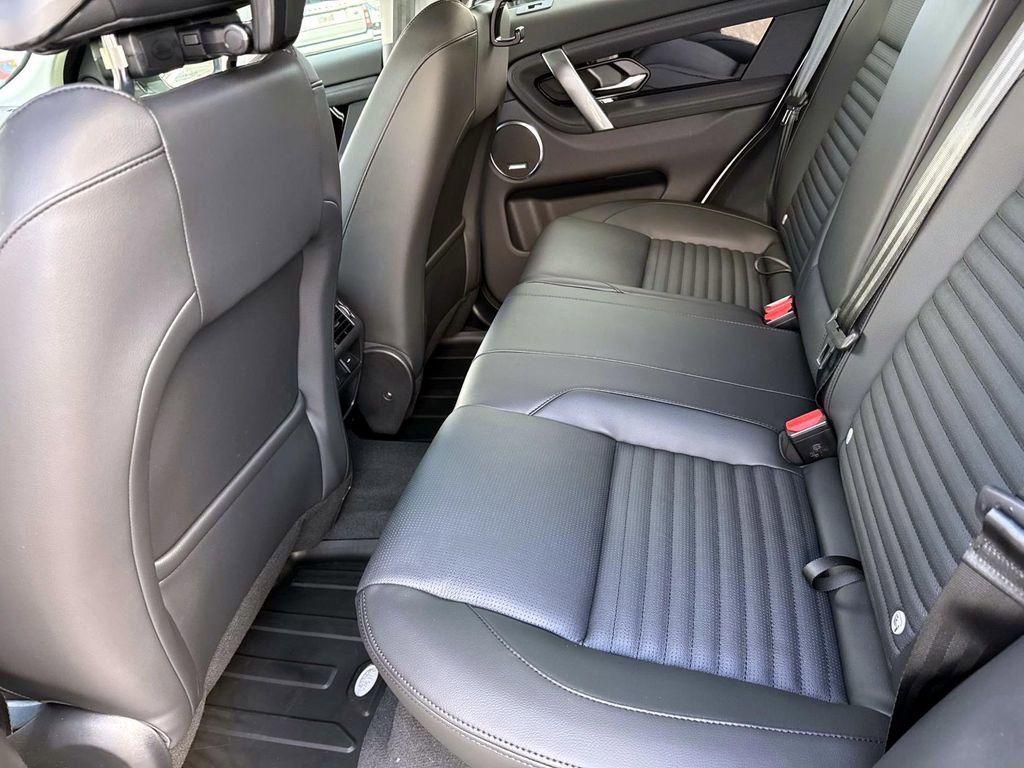 Used 2025 Land Rover Discovery Sport S image 13