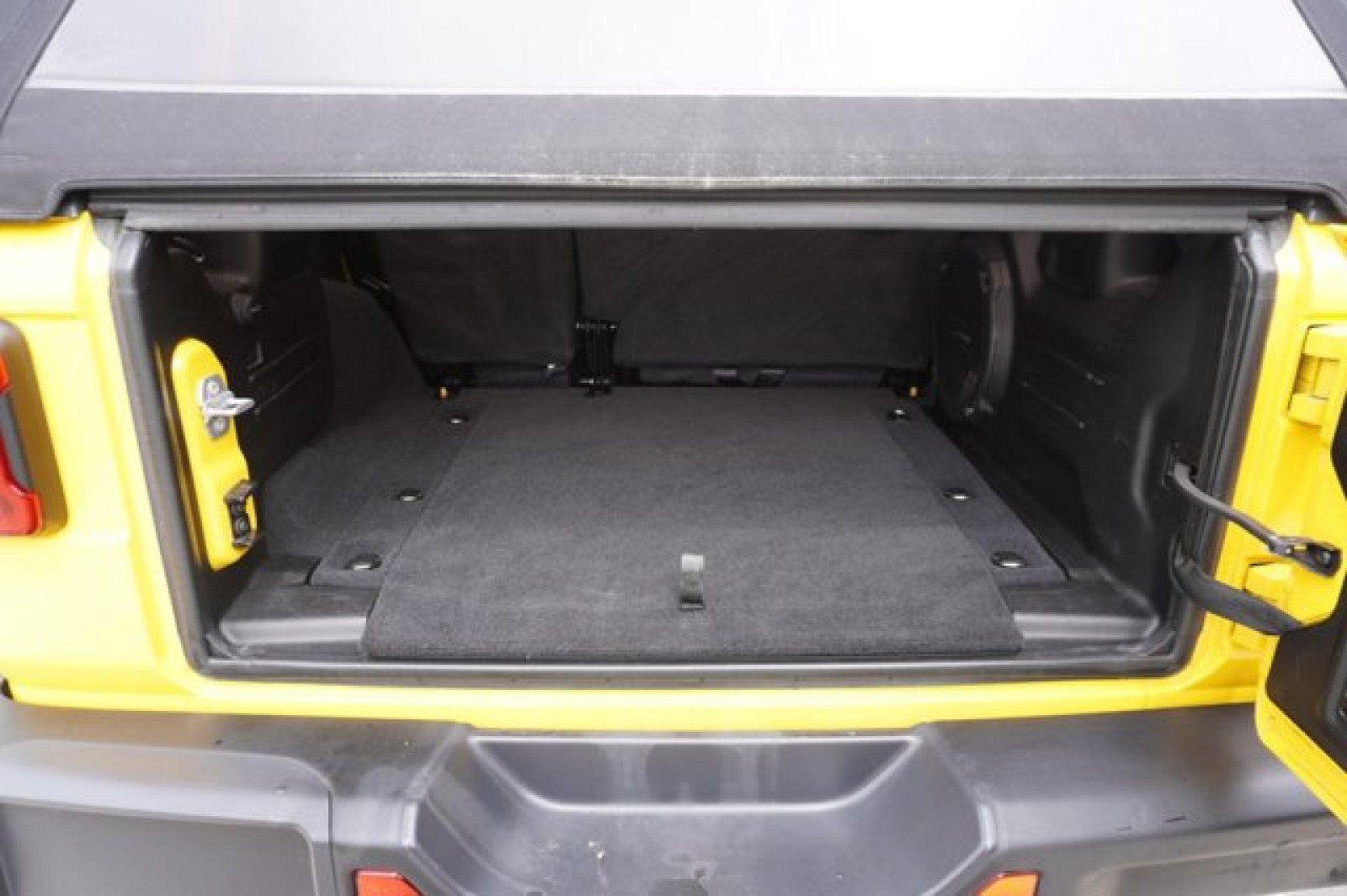 Used 2020 Jeep Wrangler Unlimited Rubicon AWD/4WD image 9