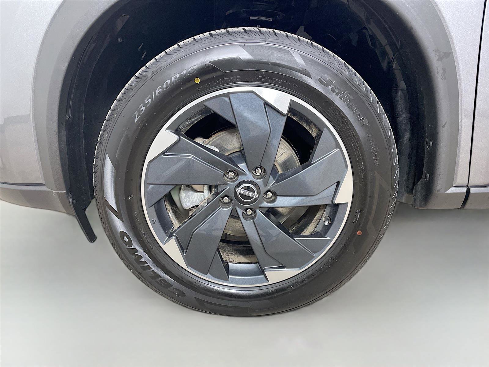 Used 2025 Nissan Rogue SV AWD/4WD image 27