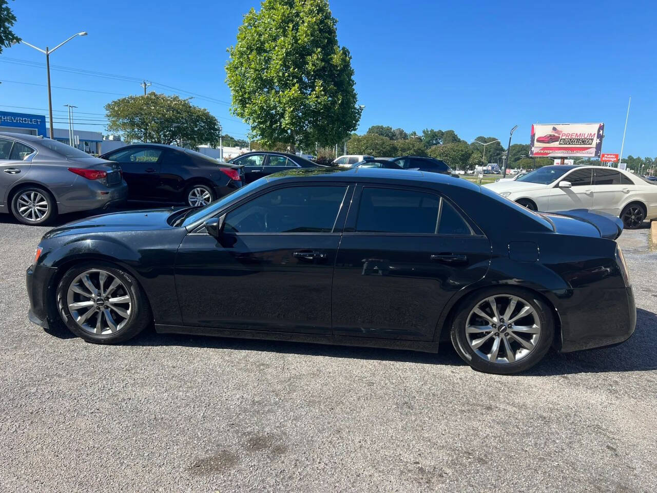 Used 2014 Chrysler 300 S AWD/4WD image 2