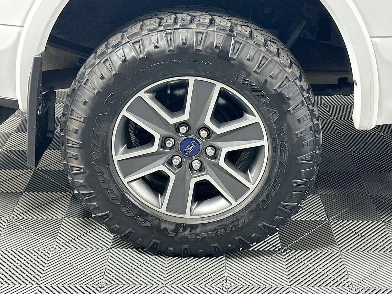 Used 2016 Ford F150 XLT w/ Equipment Group 302A Luxury image 21