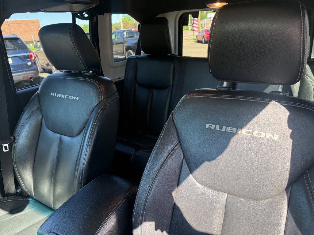 Used 2016 Jeep Wrangler Unlimited Rubicon AWD/4WD image 14