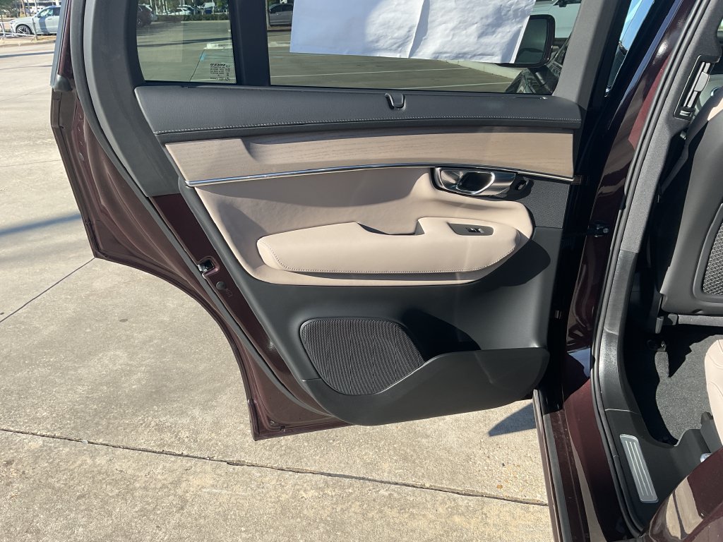 New 2027 Volvo XC90 B6 Plus AWD/4WD image 14