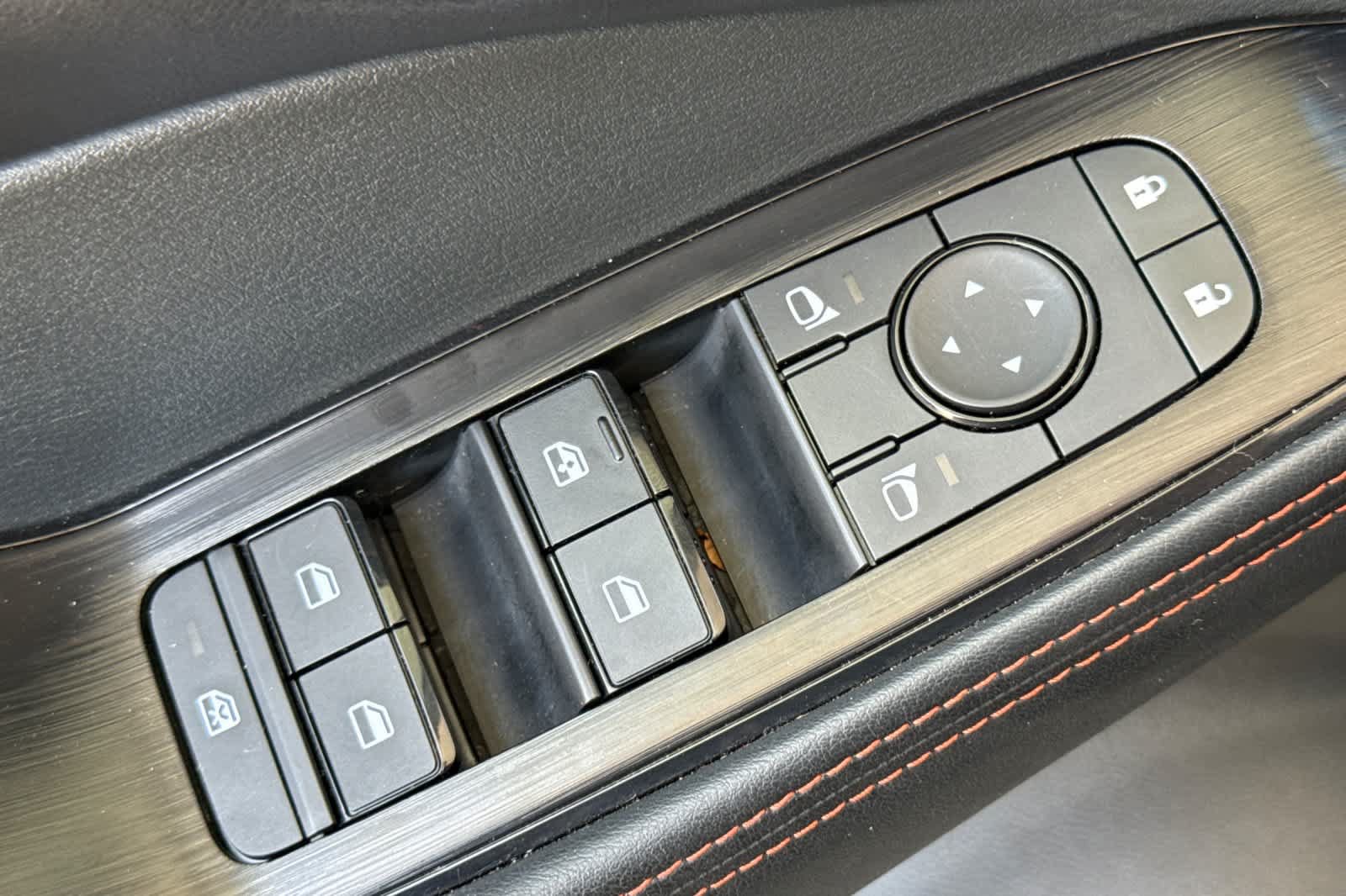 Used 2025 Nissan Rogue SV AWD/4WD image 12