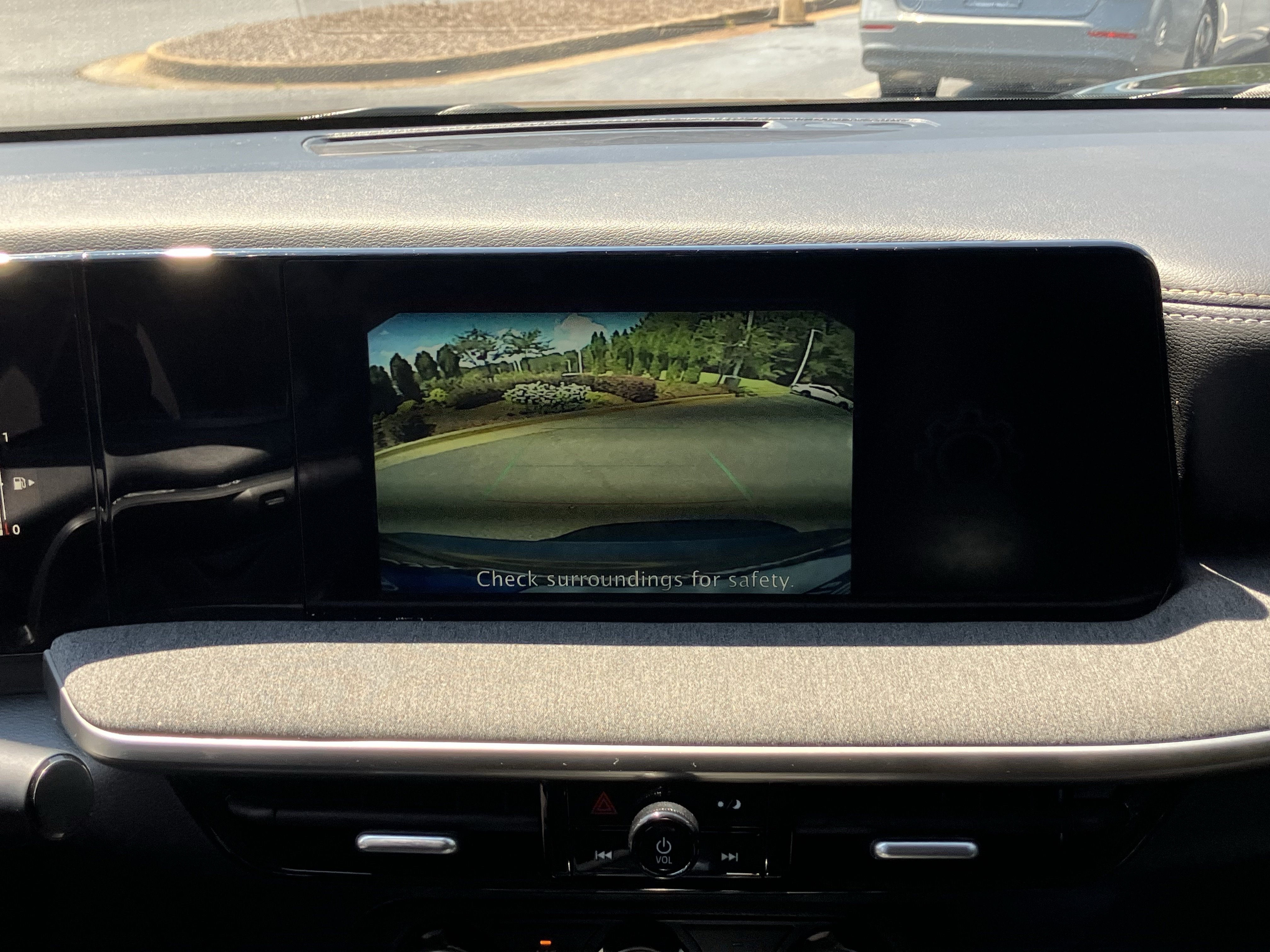 Used 2025 Nissan Kicks SV FWD image 27