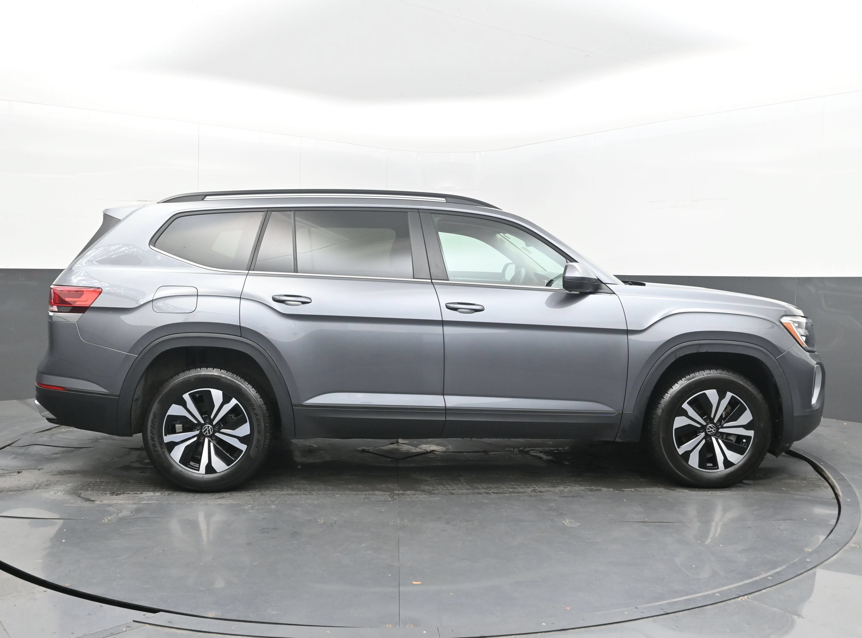 Used 2024 Volkswagen Atlas SE FWD image 10