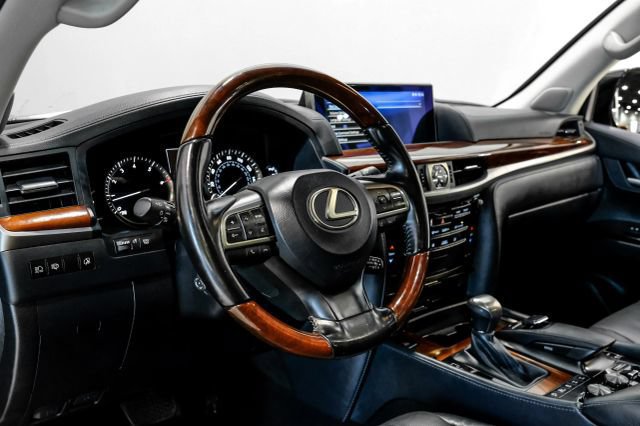 Used 2021 Lexus LX 570 4WD w/ Luxury Package image 16