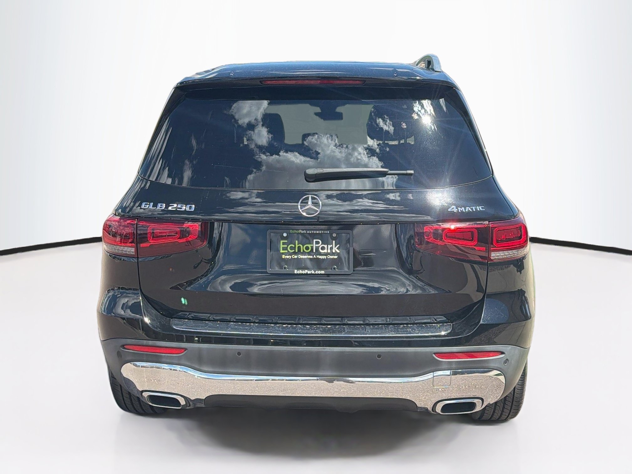 Used 2023 Mercedes-Benz GLB 250 4MATIC w/ Premium Package image 7