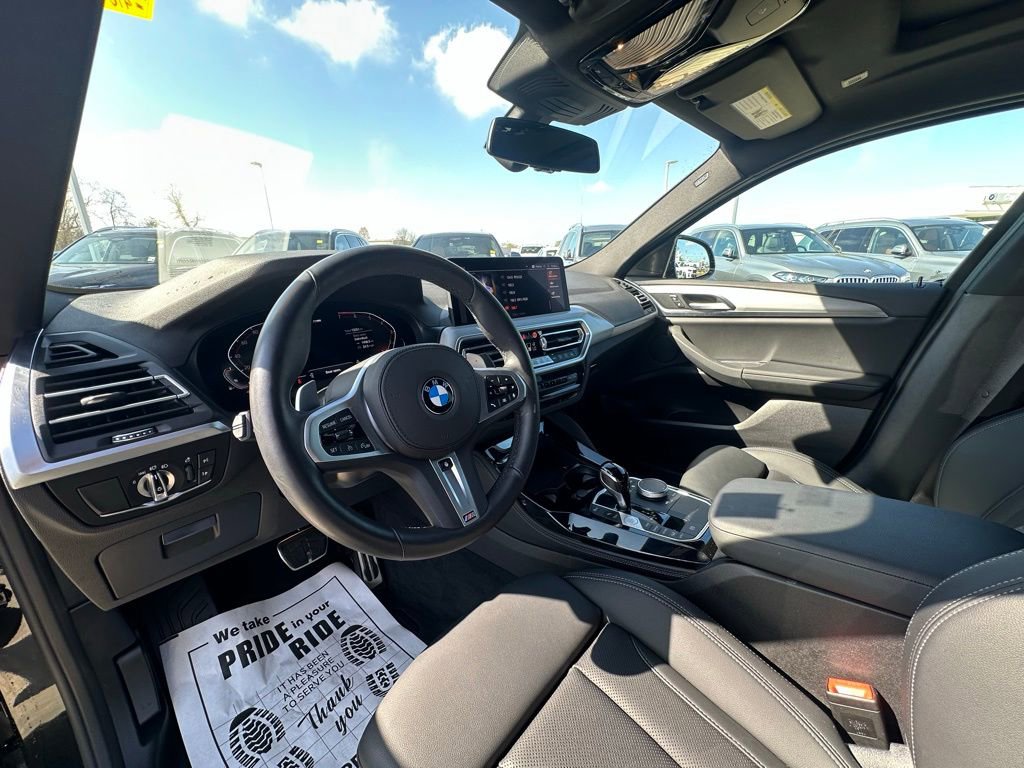 Certified 2025 BMW X4 xDrive30i image 10